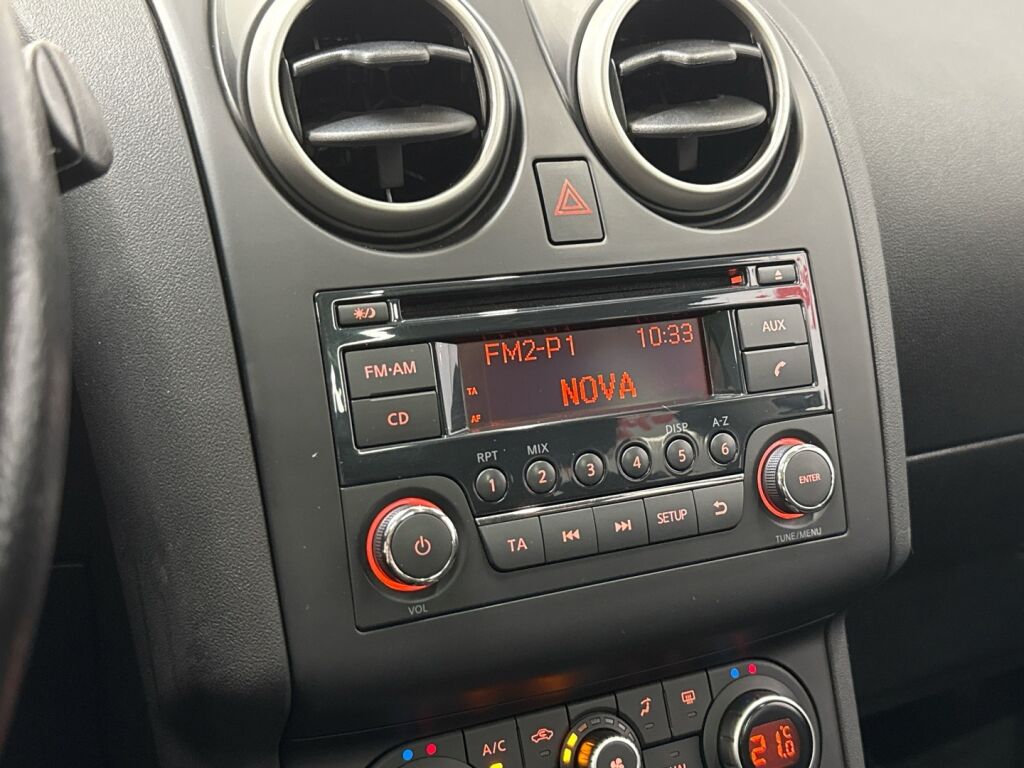 Nissan Qashqai+2 2012 Punainen