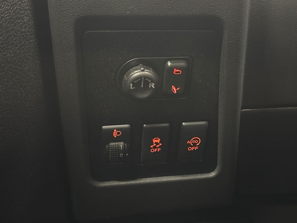 Nissan Qashqai+2 2012 Punainen