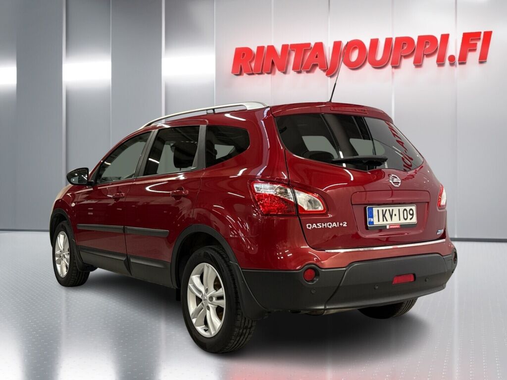 Nissan Qashqai+2 2012 Punainen