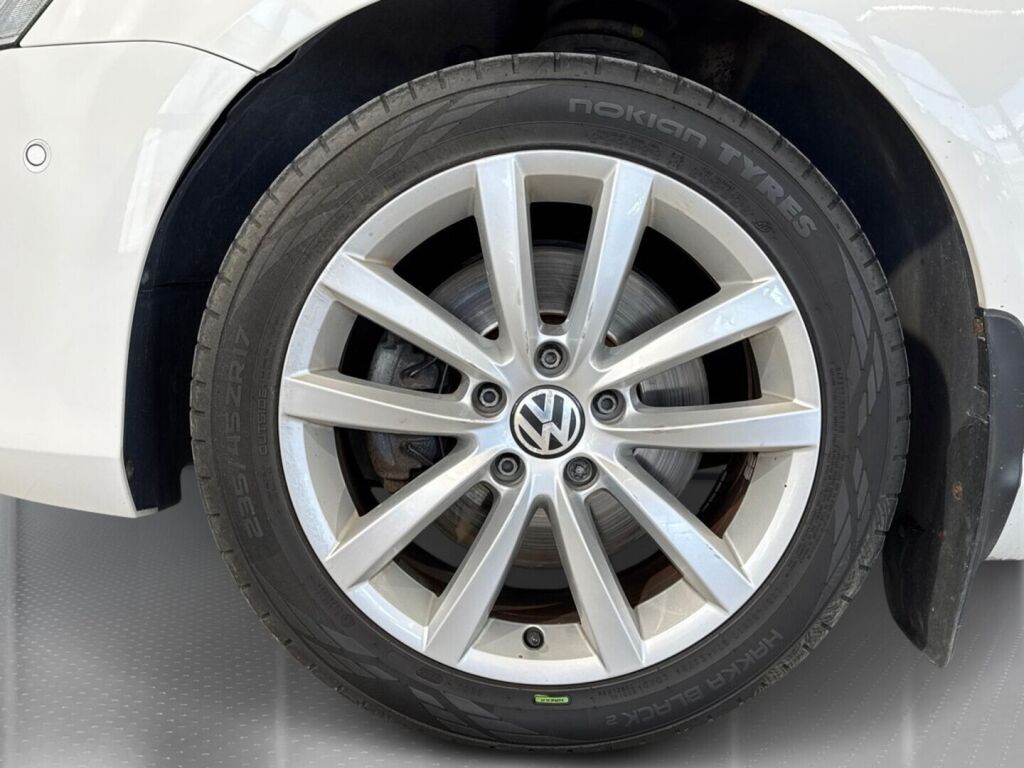 Volkswagen Passat 2013 Valkoinen