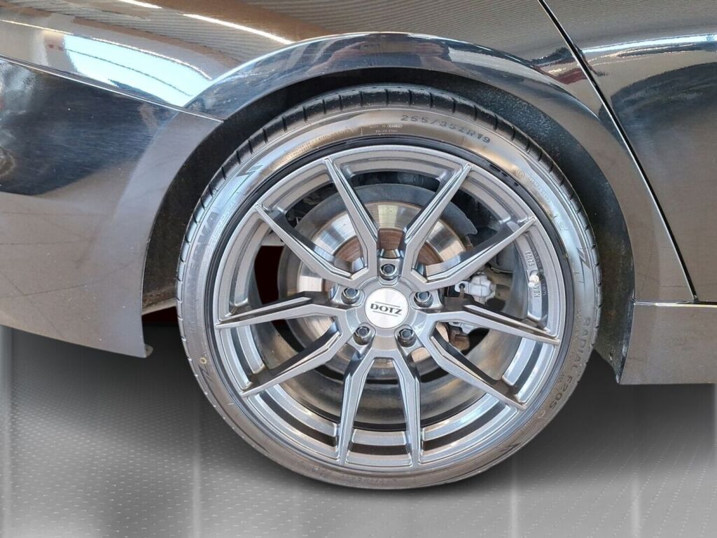 BMW 320 2012 Musta