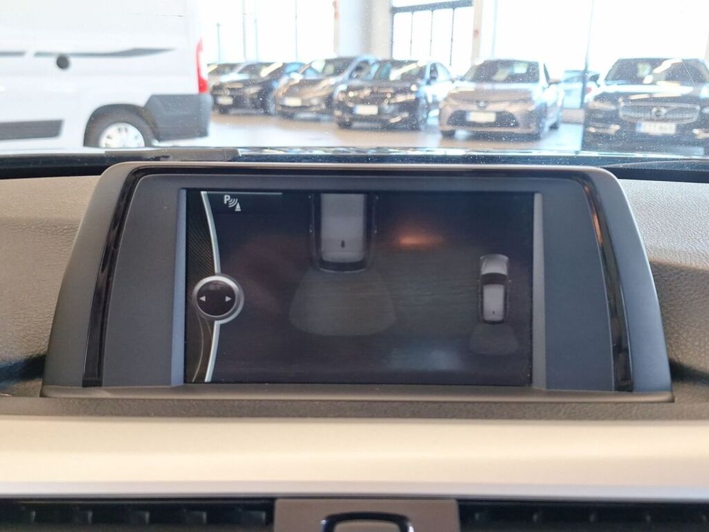 BMW 320 2012 Musta