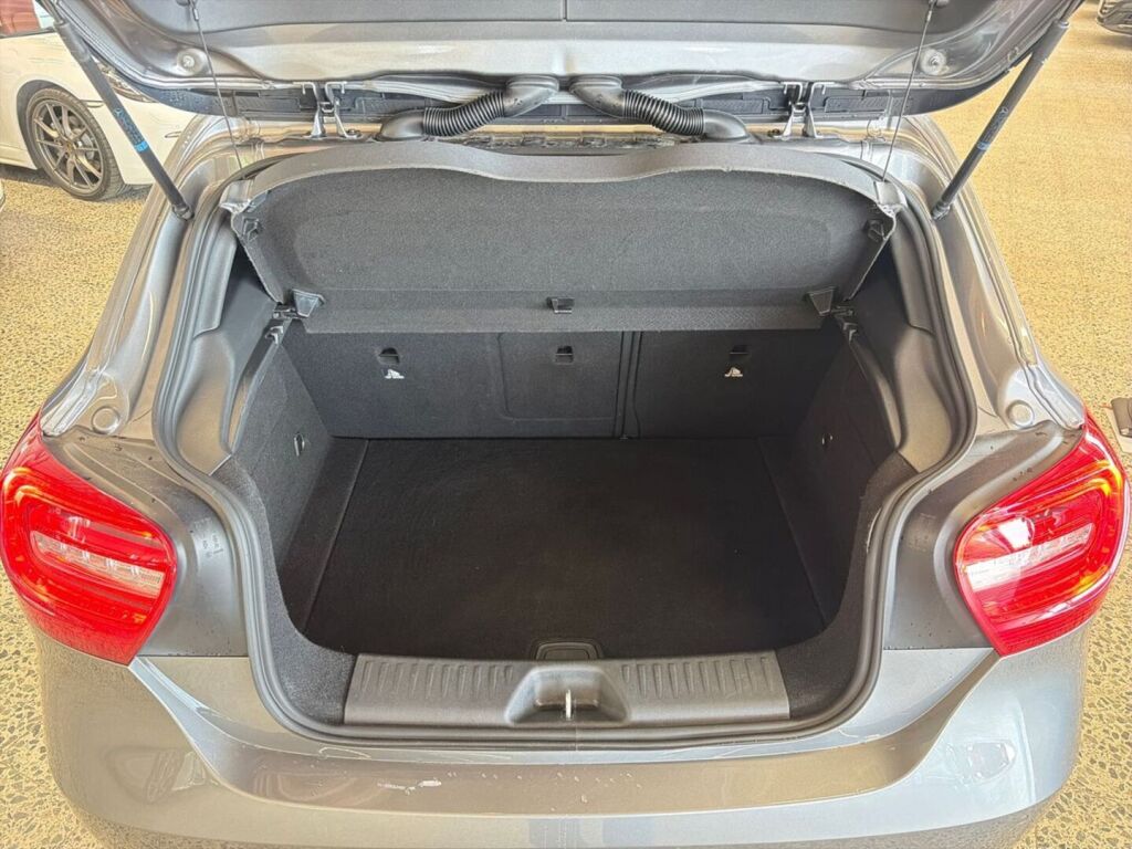 Mercedes-Benz A 2013 Harmaa