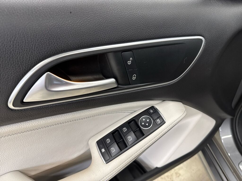 Mercedes-Benz A 2013 Harmaa