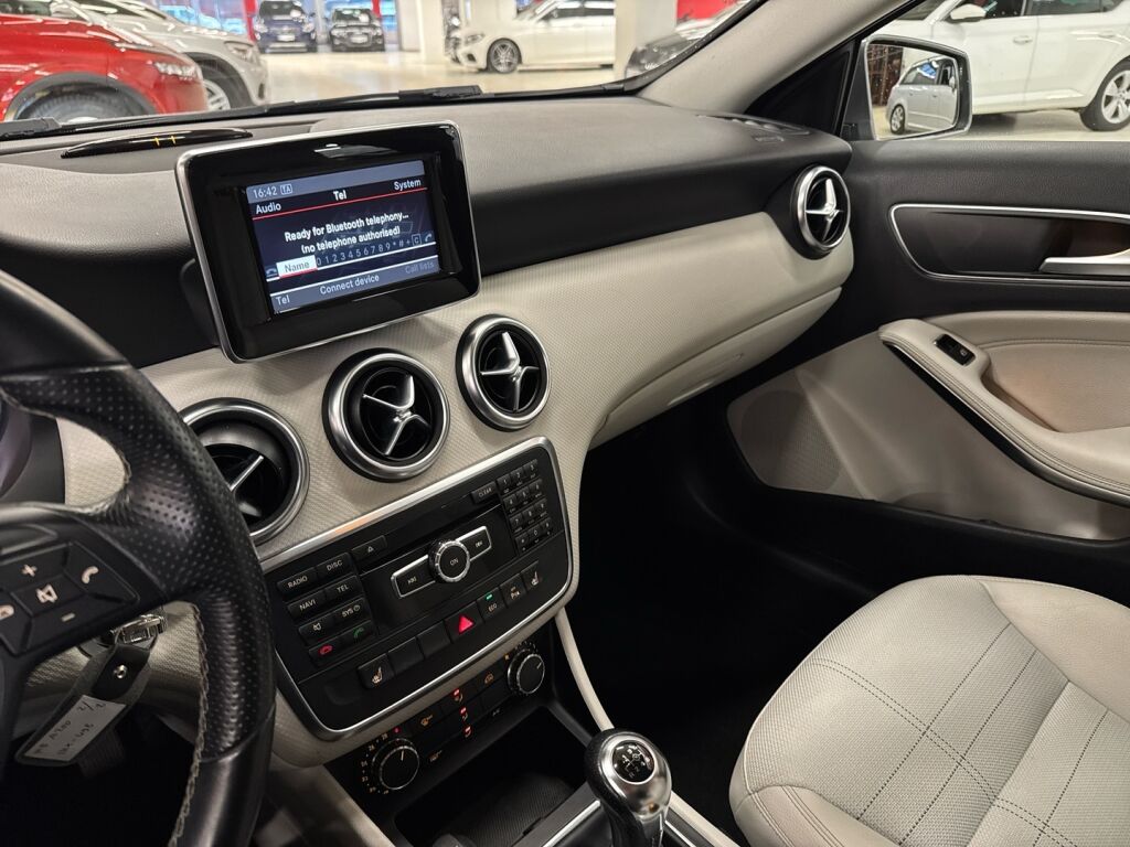 Mercedes-Benz A 2013 Harmaa
