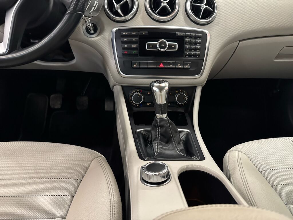 Mercedes-Benz A 2013 Harmaa