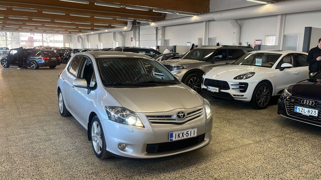 Toyota Auris 2012 Hopea