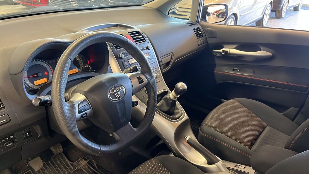 Toyota Auris 2012 Hopea