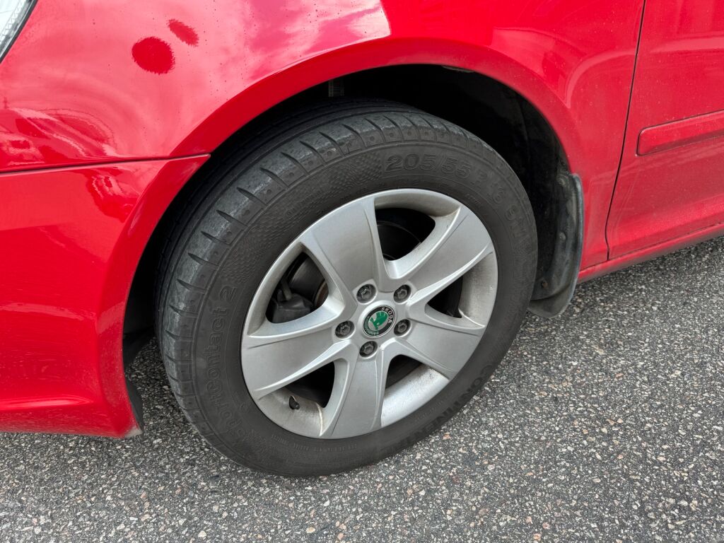 Skoda Octavia 2013 Punainen