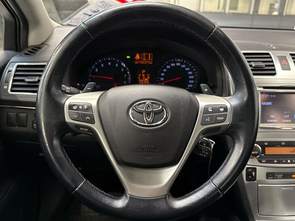 Toyota Avensis 2012 Harmaa