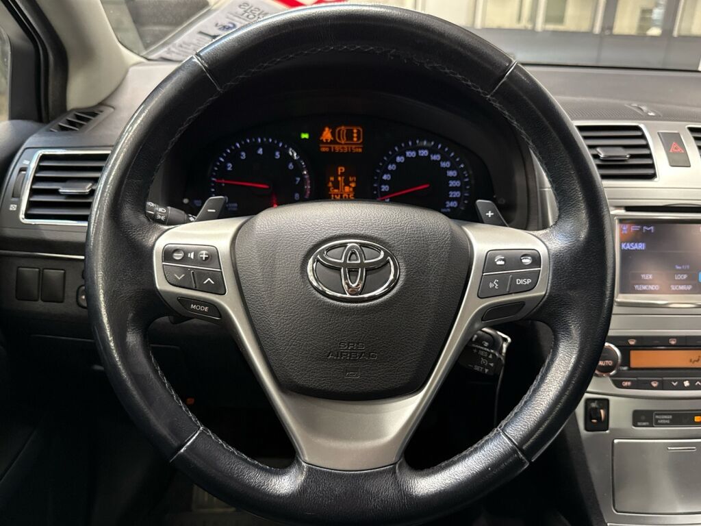 Toyota Avensis 2012 Harmaa