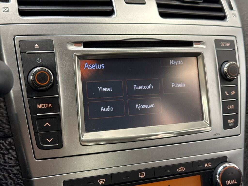 Toyota Avensis 2012 Harmaa