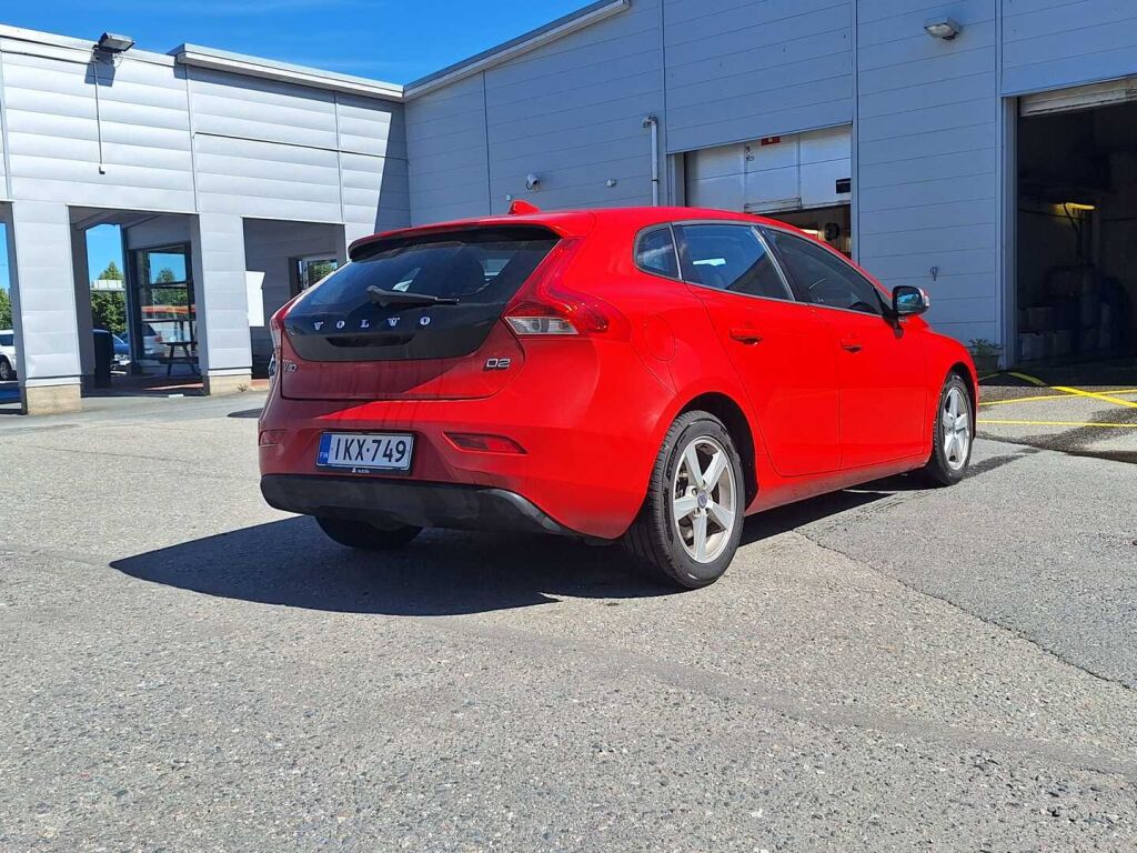 Volvo V40 2012 Punainen