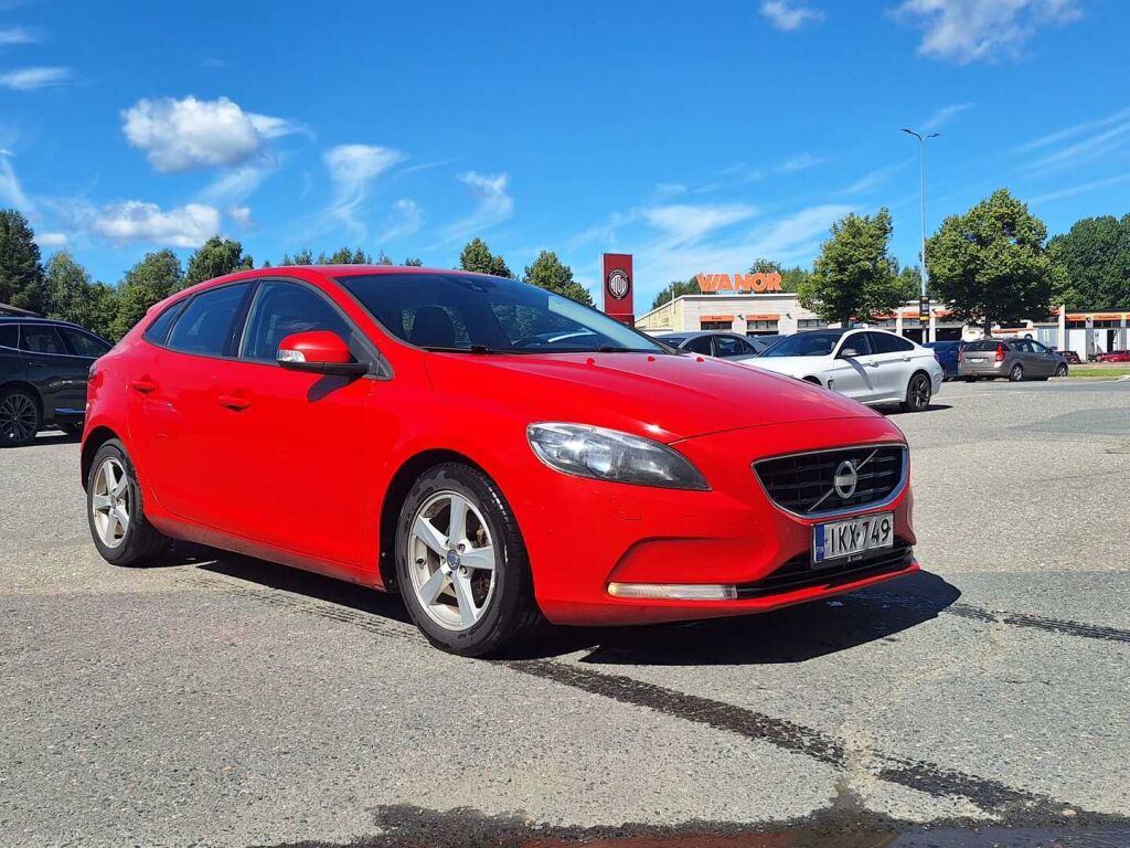 Volvo V40 2012 Punainen