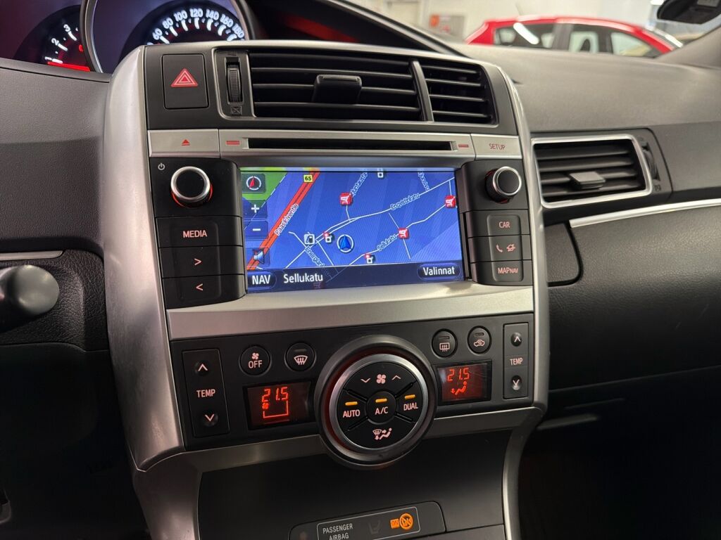 Toyota Verso 2013 Musta