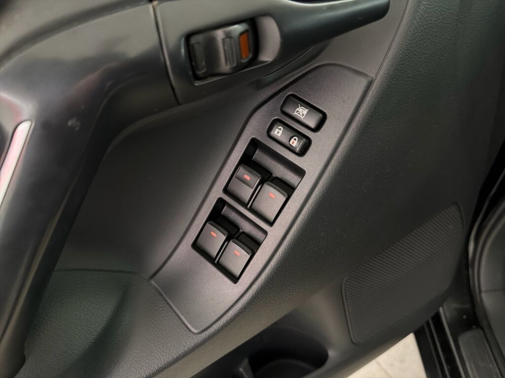Toyota Verso 2013 Musta