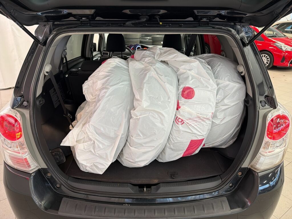 Toyota Verso 2013 Musta