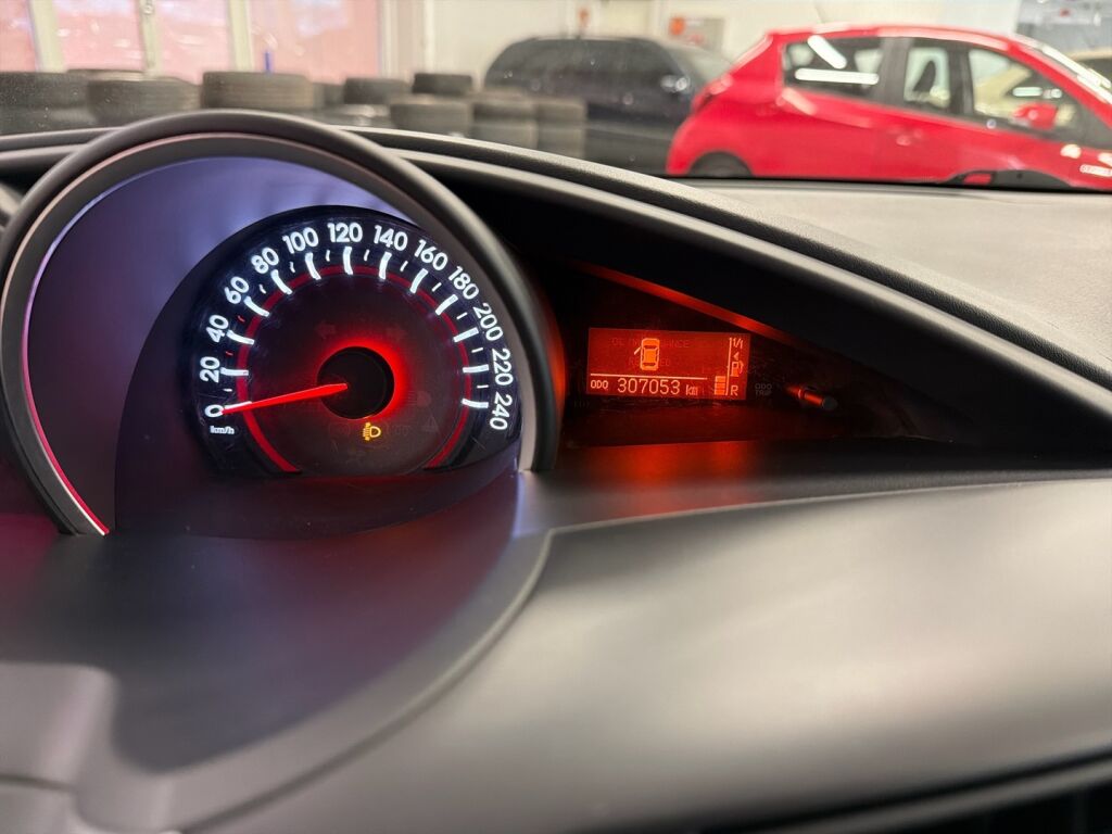 Toyota Verso 2013 Musta