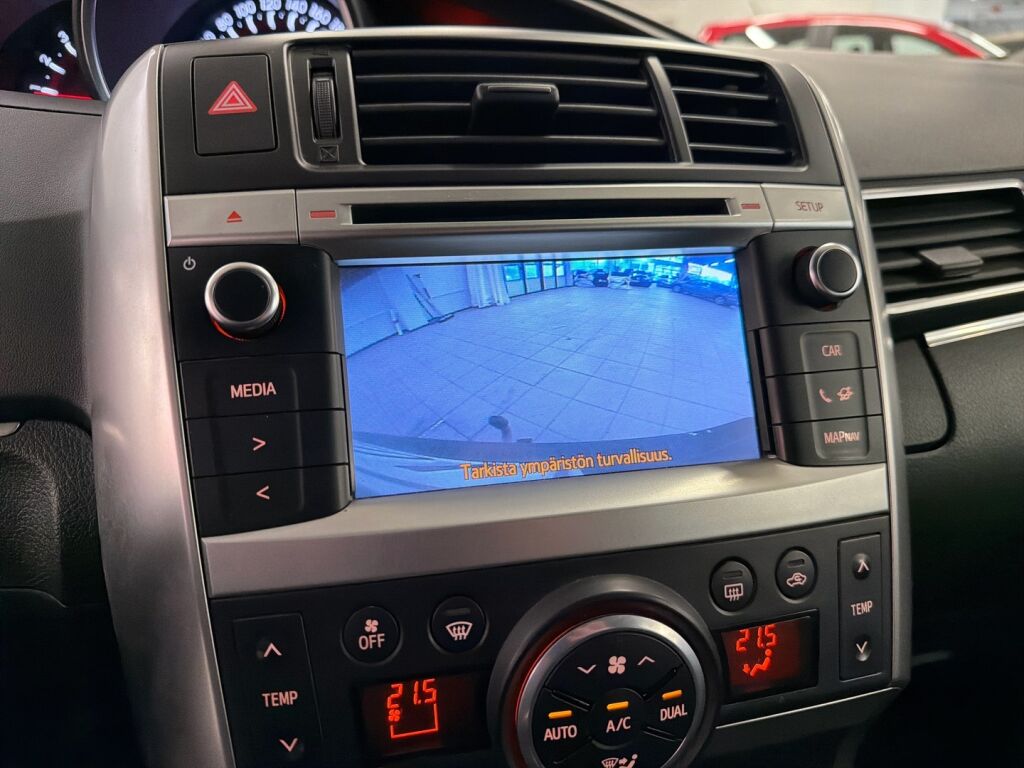 Toyota Verso 2013 Musta
