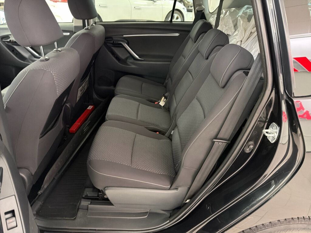Toyota Verso 2013 Musta