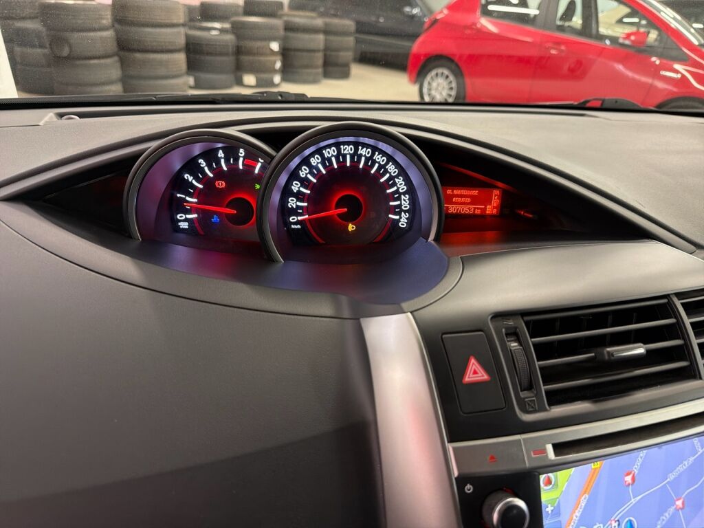 Toyota Verso 2013 Musta