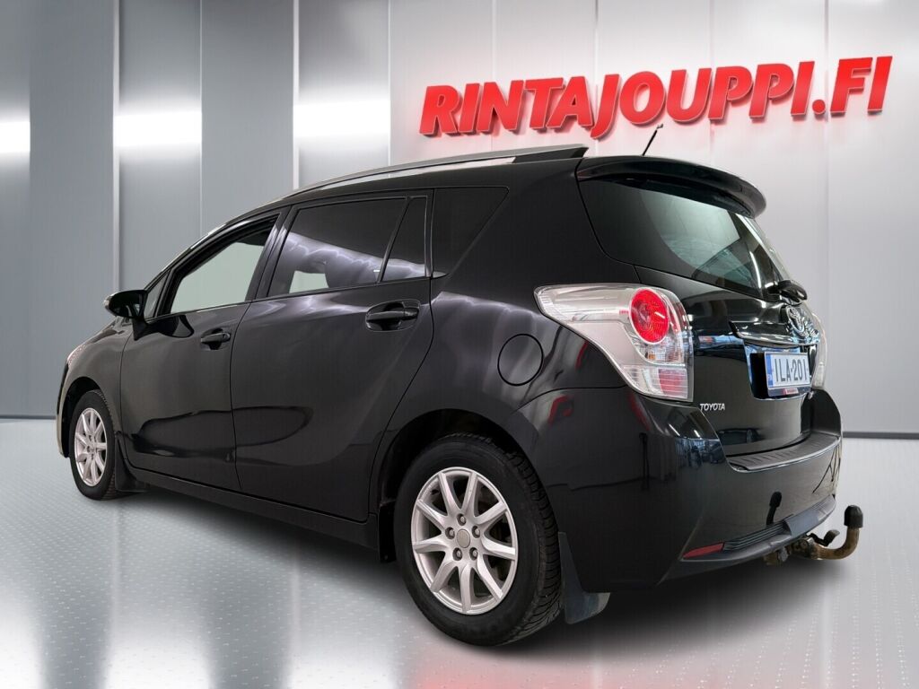 Toyota Verso 2013 Musta