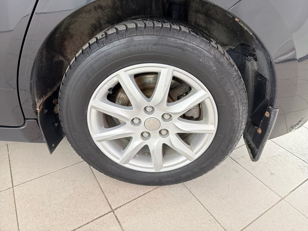 Toyota Verso 2013 Musta