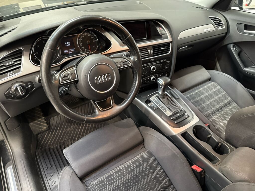 Audi A4 2013 Musta