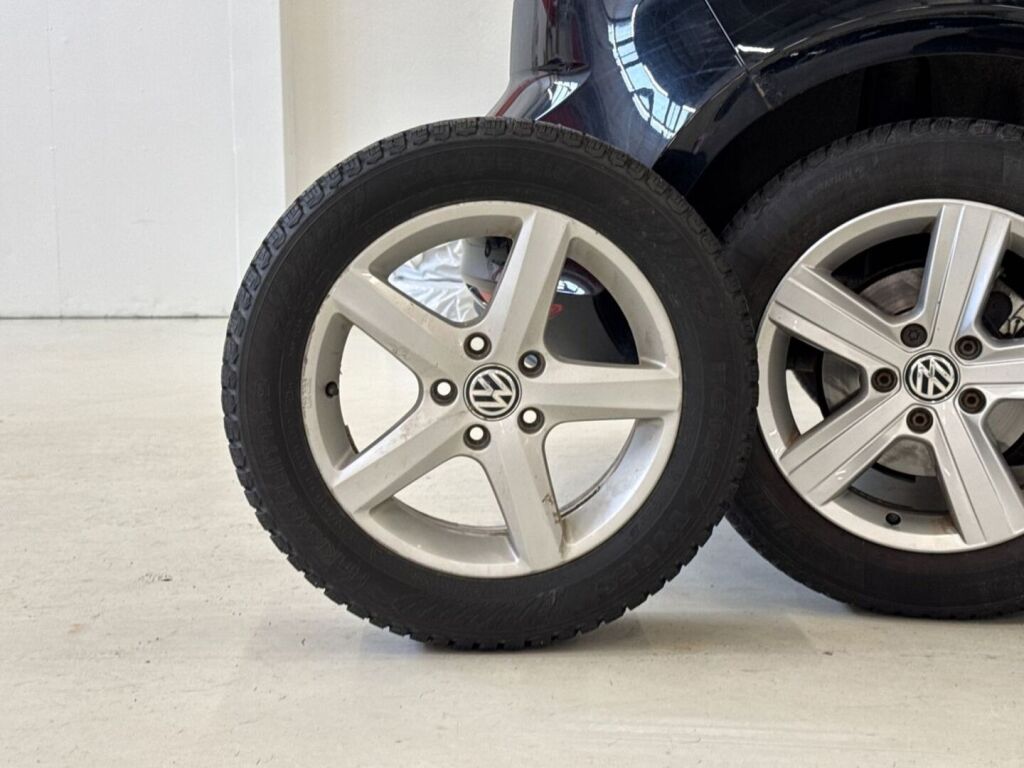 Volkswagen Golf 2013 Musta