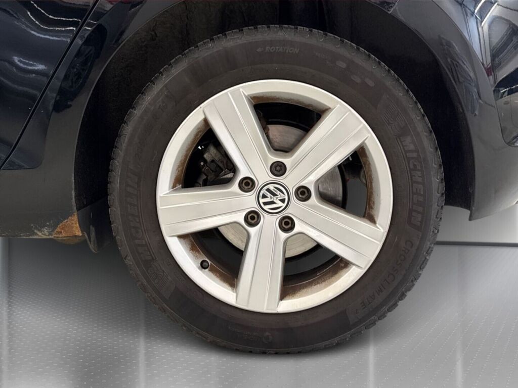 Volkswagen Golf 2013 Musta