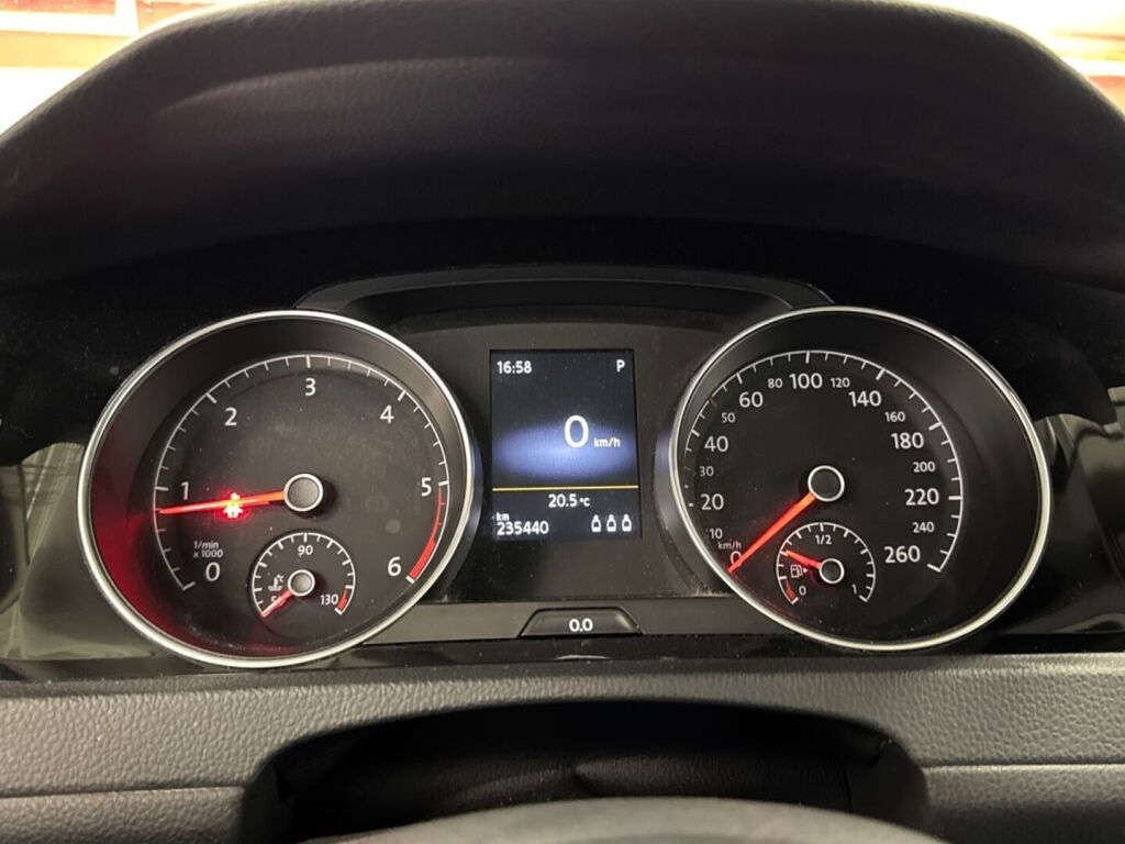Volkswagen Golf 2013 Musta