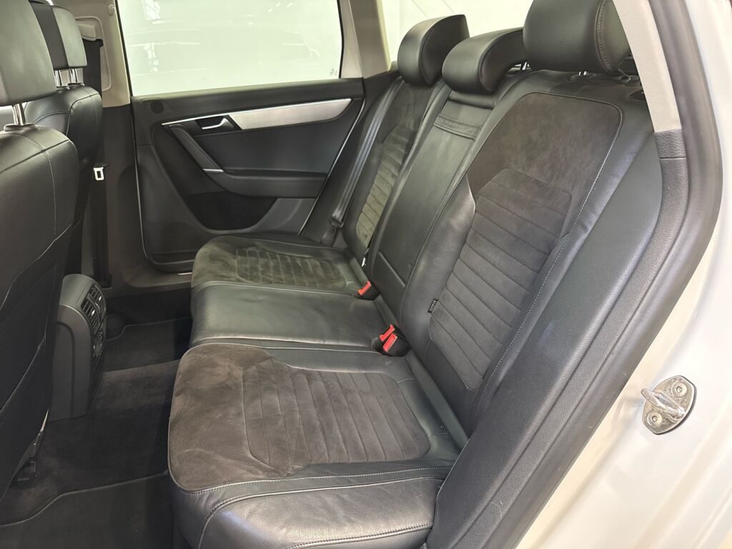 Volkswagen Passat 2013 Valkoinen