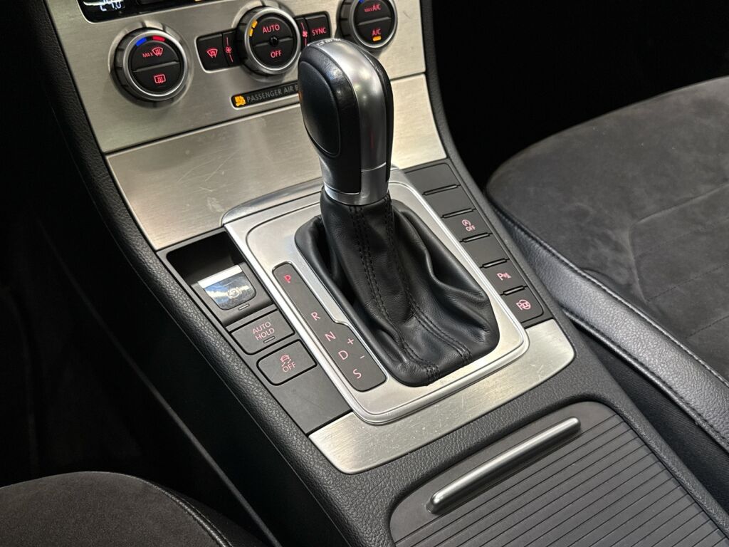 Volkswagen Passat 2013 Valkoinen