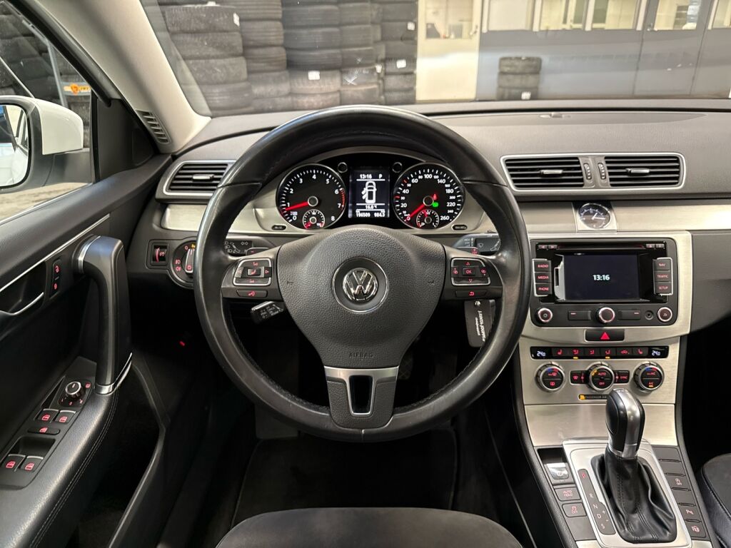 Volkswagen Passat 2013 Valkoinen
