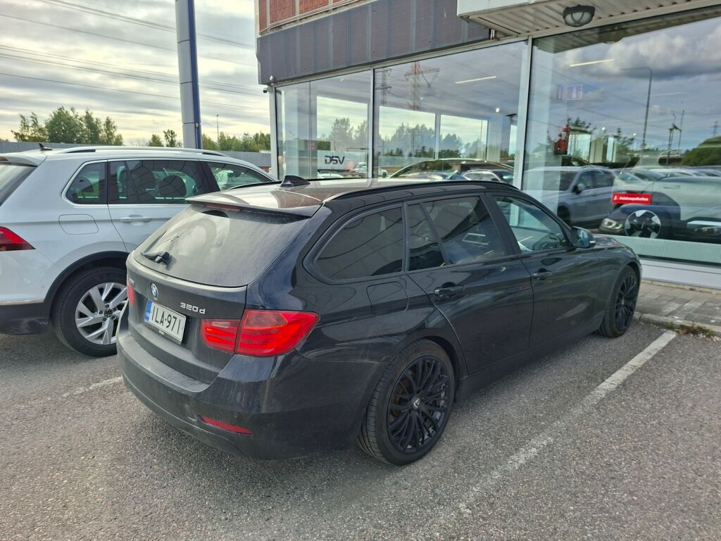 BMW 320 2013 Musta