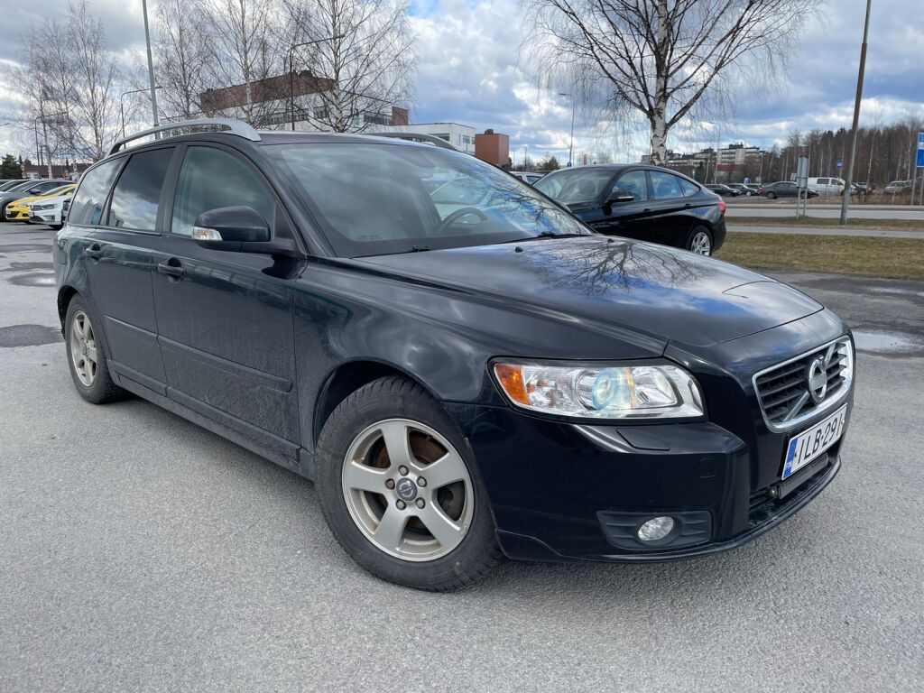 Volvo V50 2012 Musta