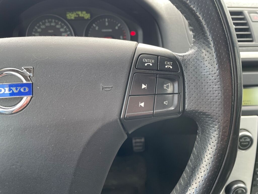 Volvo V50 2012 Musta