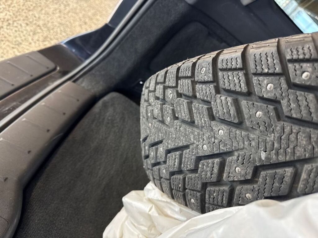 Volvo V50 2012 Musta