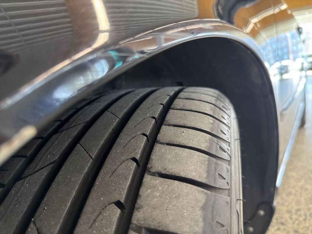 Volvo V50 2012 Musta