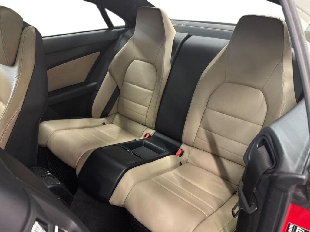 Mercedes-Benz E 2010 Punainen