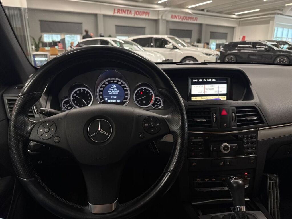 Mercedes-Benz E 2010 Punainen