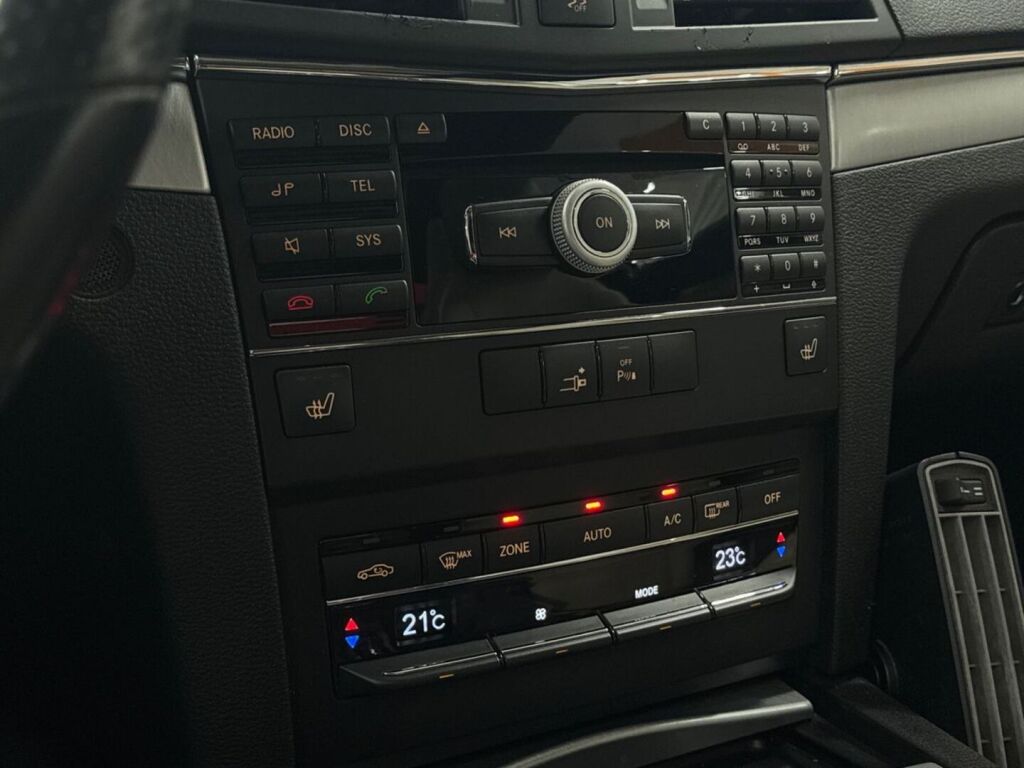 Mercedes-Benz E 2010 Punainen