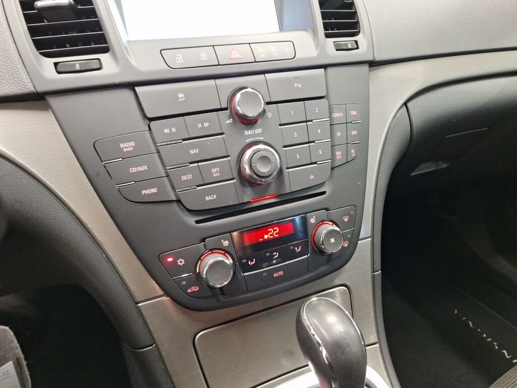 Opel Insignia 2013 Valkoinen