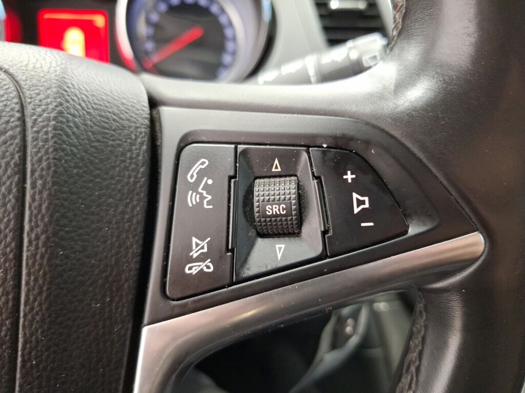 Opel Insignia 2013 Valkoinen