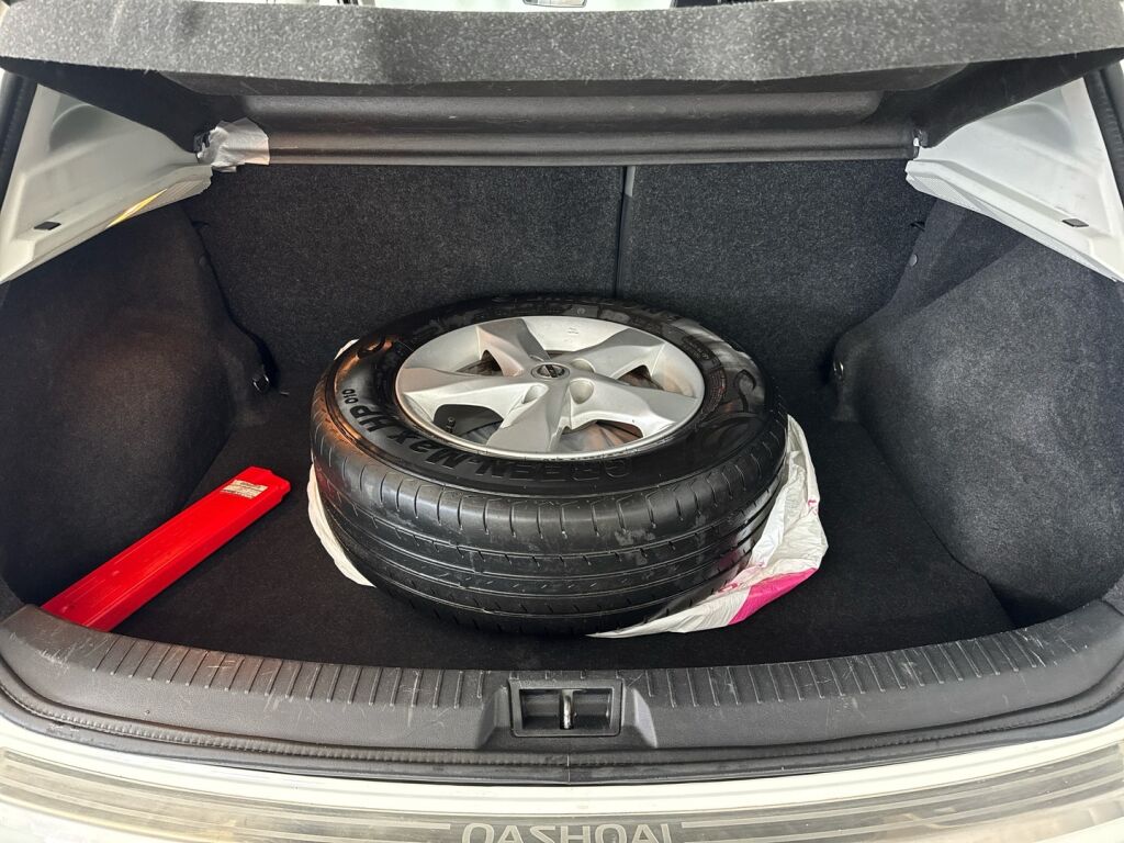 Nissan Qashqai 2013 Valkoinen