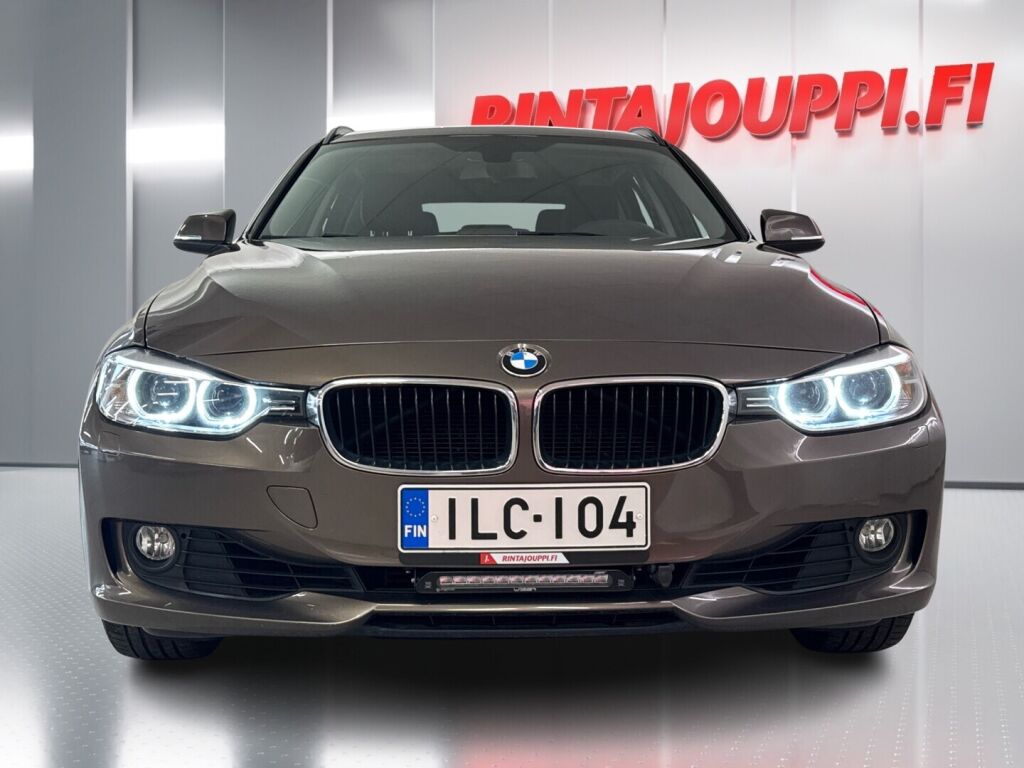 BMW 320 2013 Ruskea (beige)