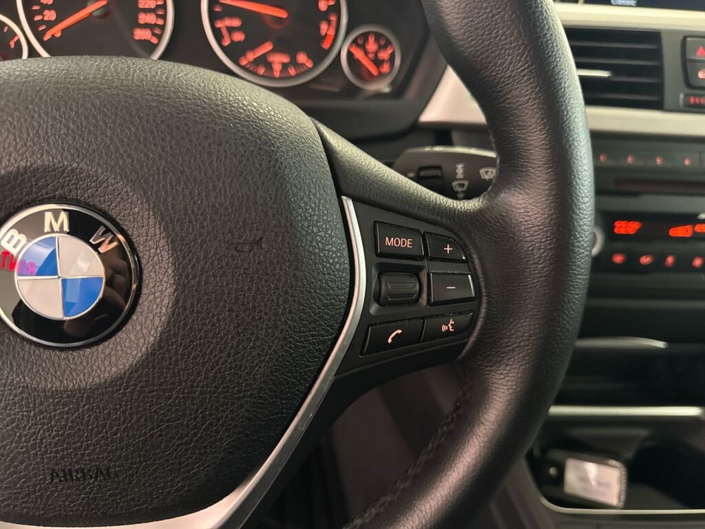 BMW 320 2013 Ruskea (beige)