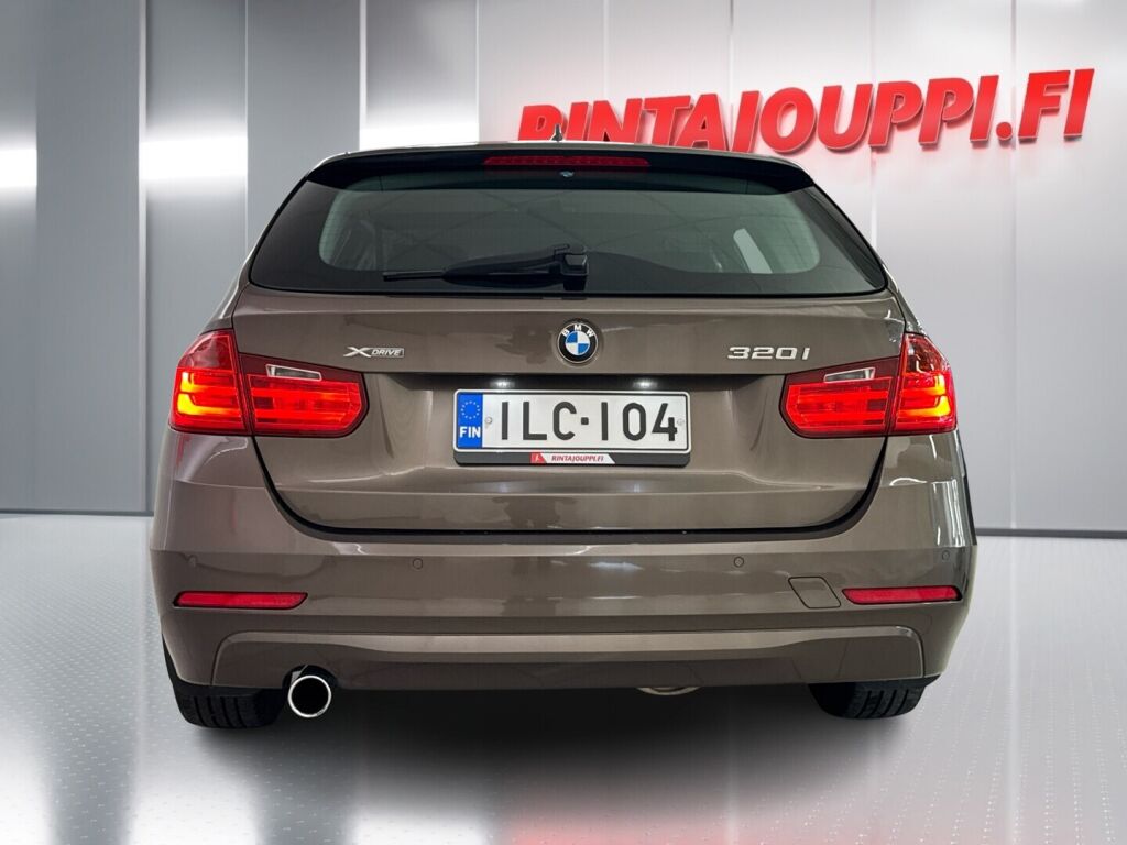 BMW 320 2013 Ruskea (beige)
