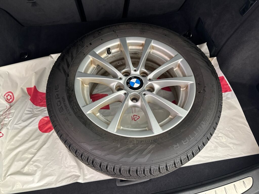 BMW 320 2013 Ruskea (beige)