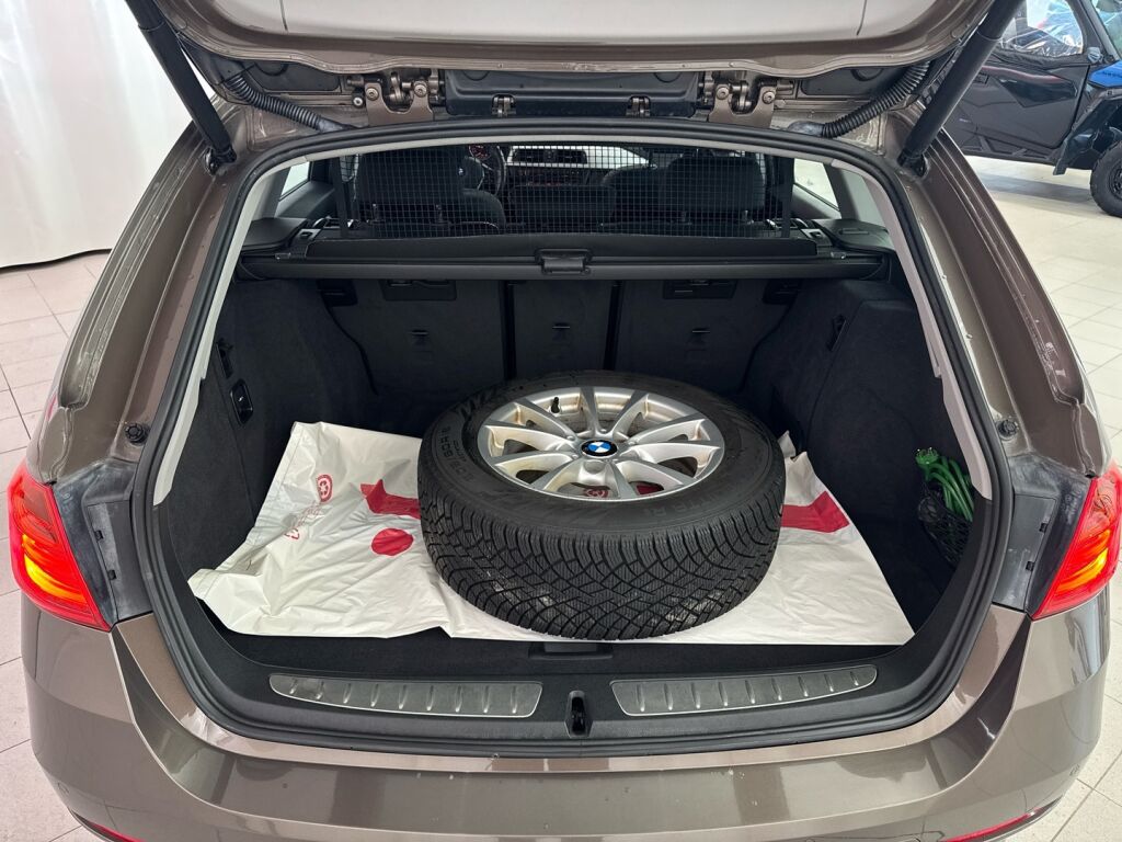 BMW 320 2013 Ruskea (beige)